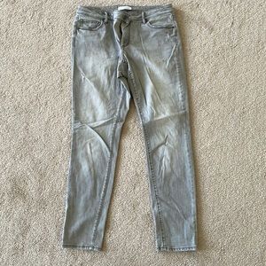 Gray denim, curvy skinny
